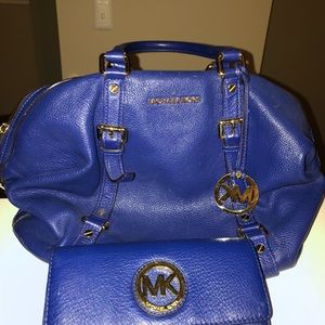 Michael Kors Purse &  Wallet w Gold Hardware